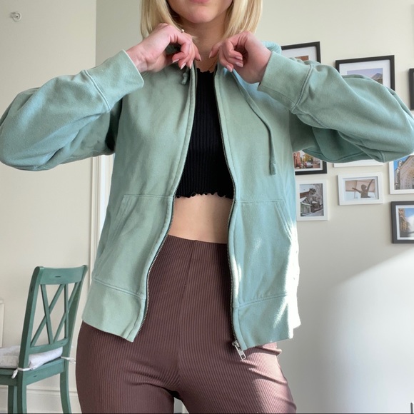 Uniqlo zip hoodie - Picture 3 of 3